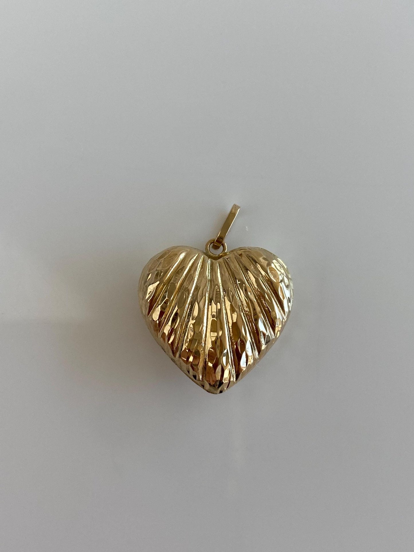 Vintage 14k Yellow Gold Diamond Cut Fluted Puffy Heart Charm