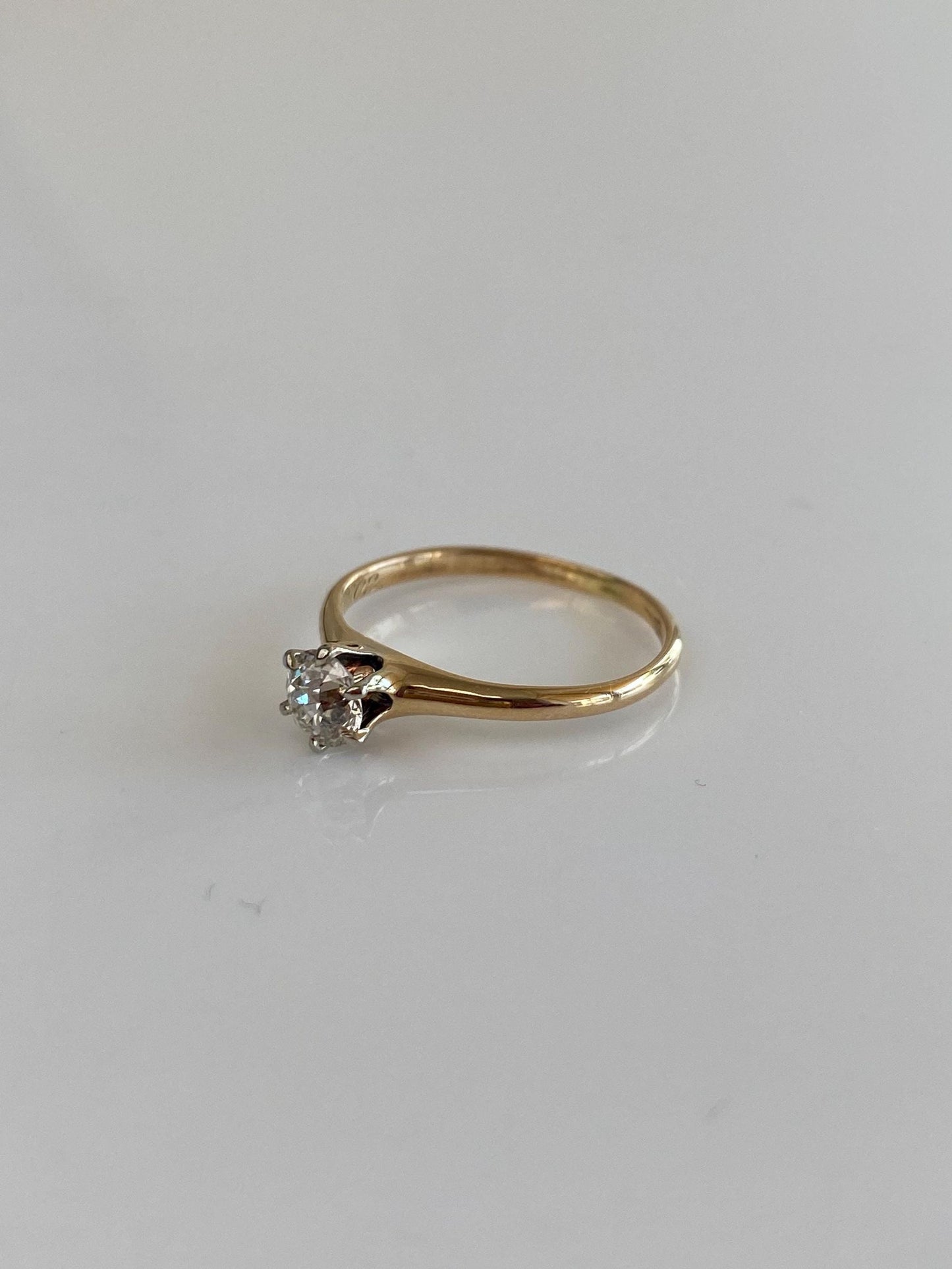 Vintage Solid 14k Yellow Gold Diamond Solitaire Ring - Size 5.5