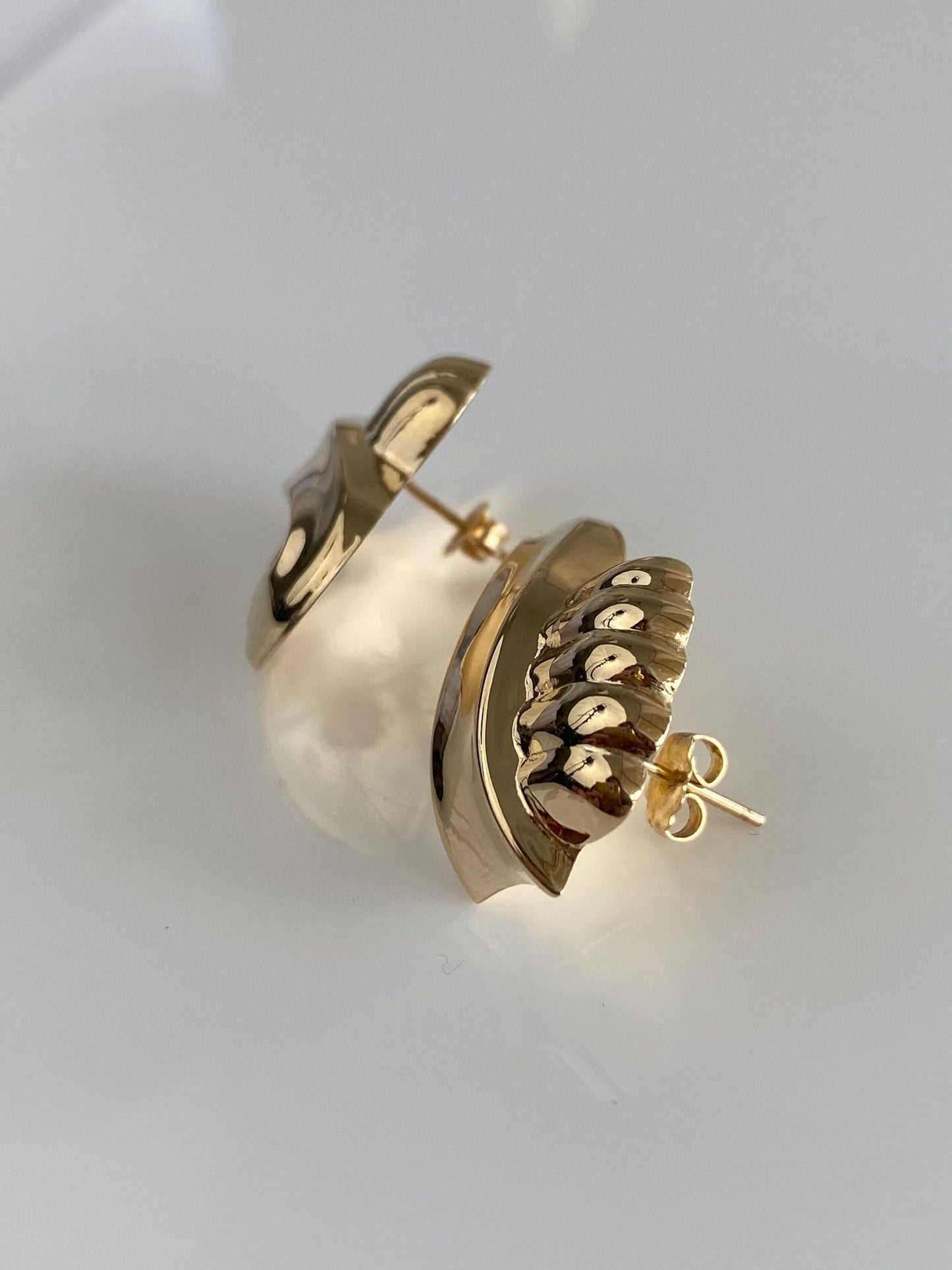 Vintage 14k Yellow Gold Fluted Twist Domed Stud Earrings