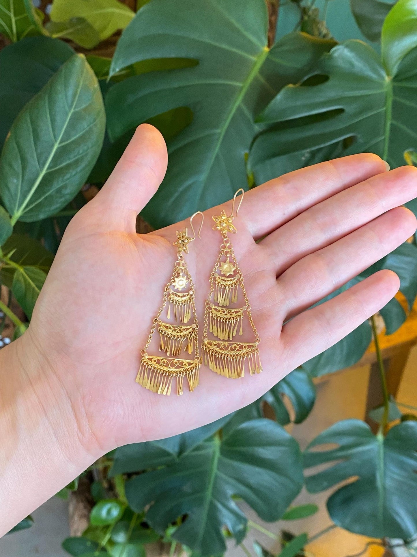 Vintage Solid 10k Yellow Gold Floral Fringe Chandelier Dangle Earrings