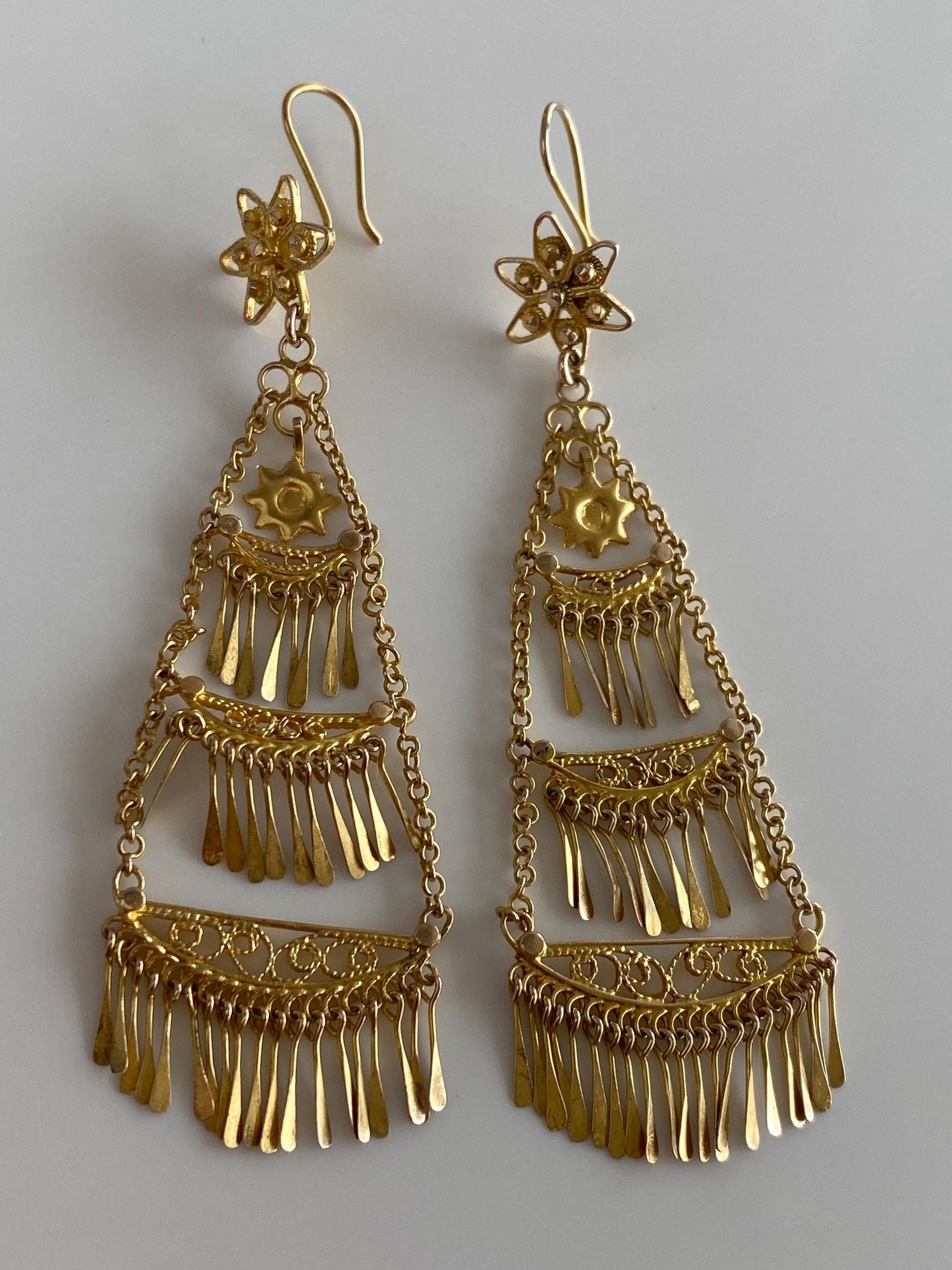 Vintage Solid 10k Yellow Gold Floral Fringe Chandelier Dangle Earrings