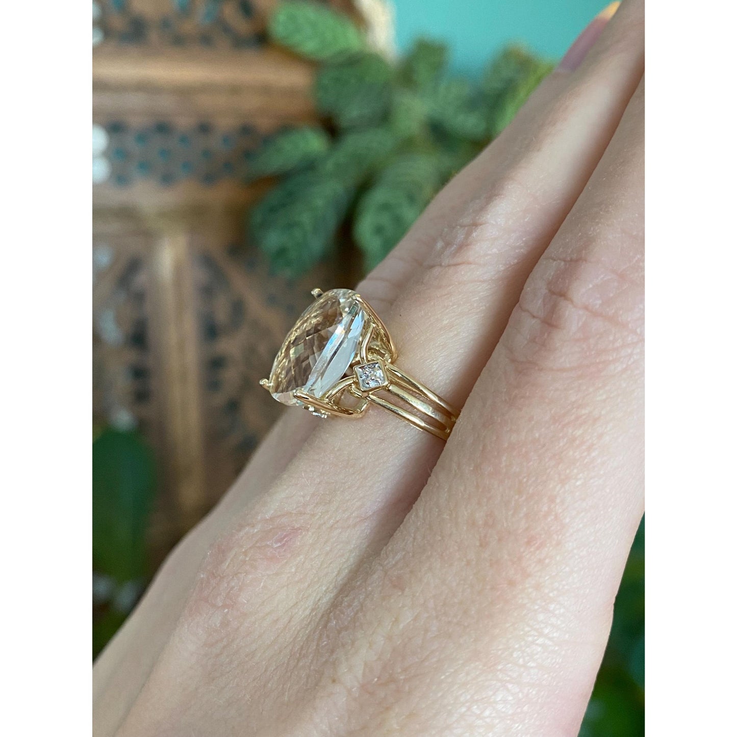 Vintage Solid 10k Yellow Gold Faceted Clear Topaz Ring - Size 5.75