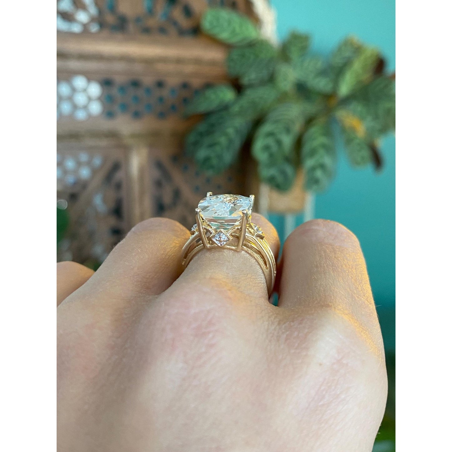 Vintage Solid 10k Yellow Gold Faceted Clear Topaz Ring - Size 5.75