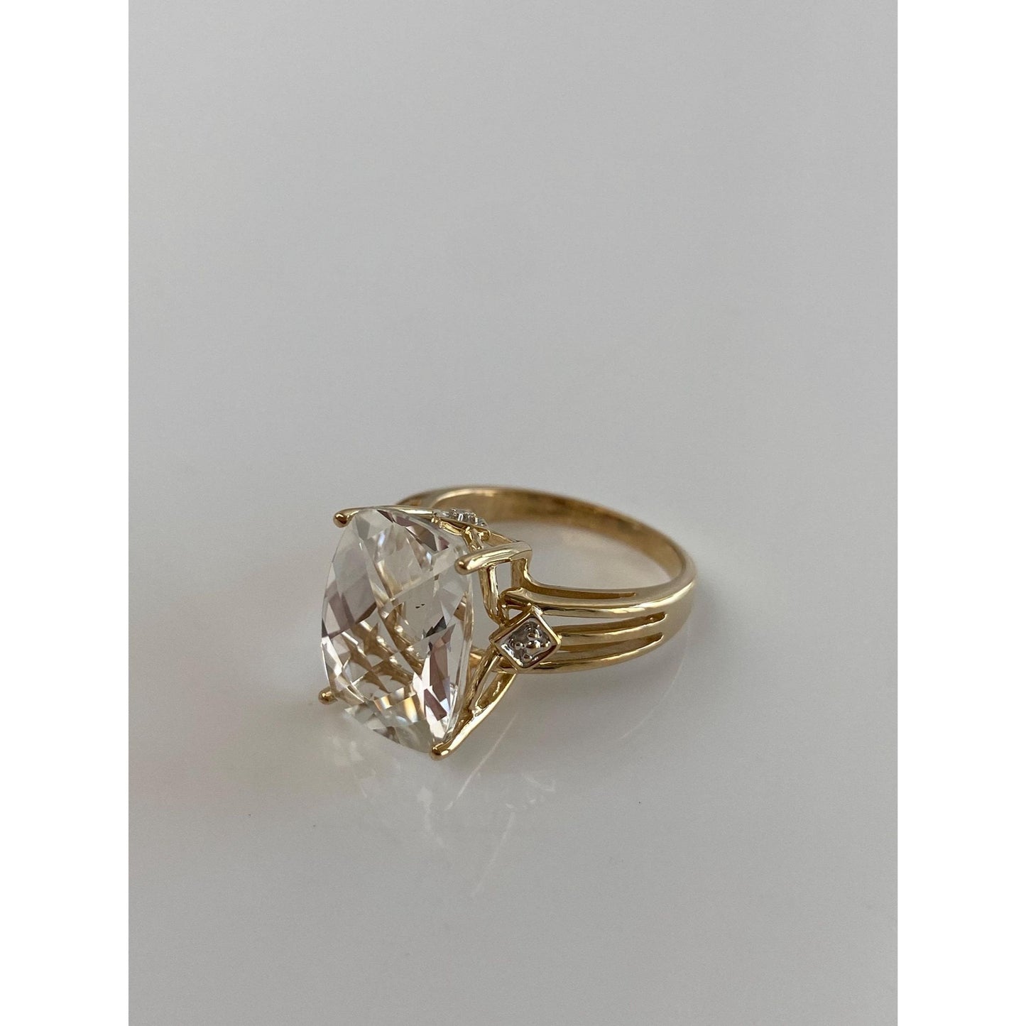 Vintage Solid 10k Yellow Gold Faceted Clear Topaz Ring - Size 5.75