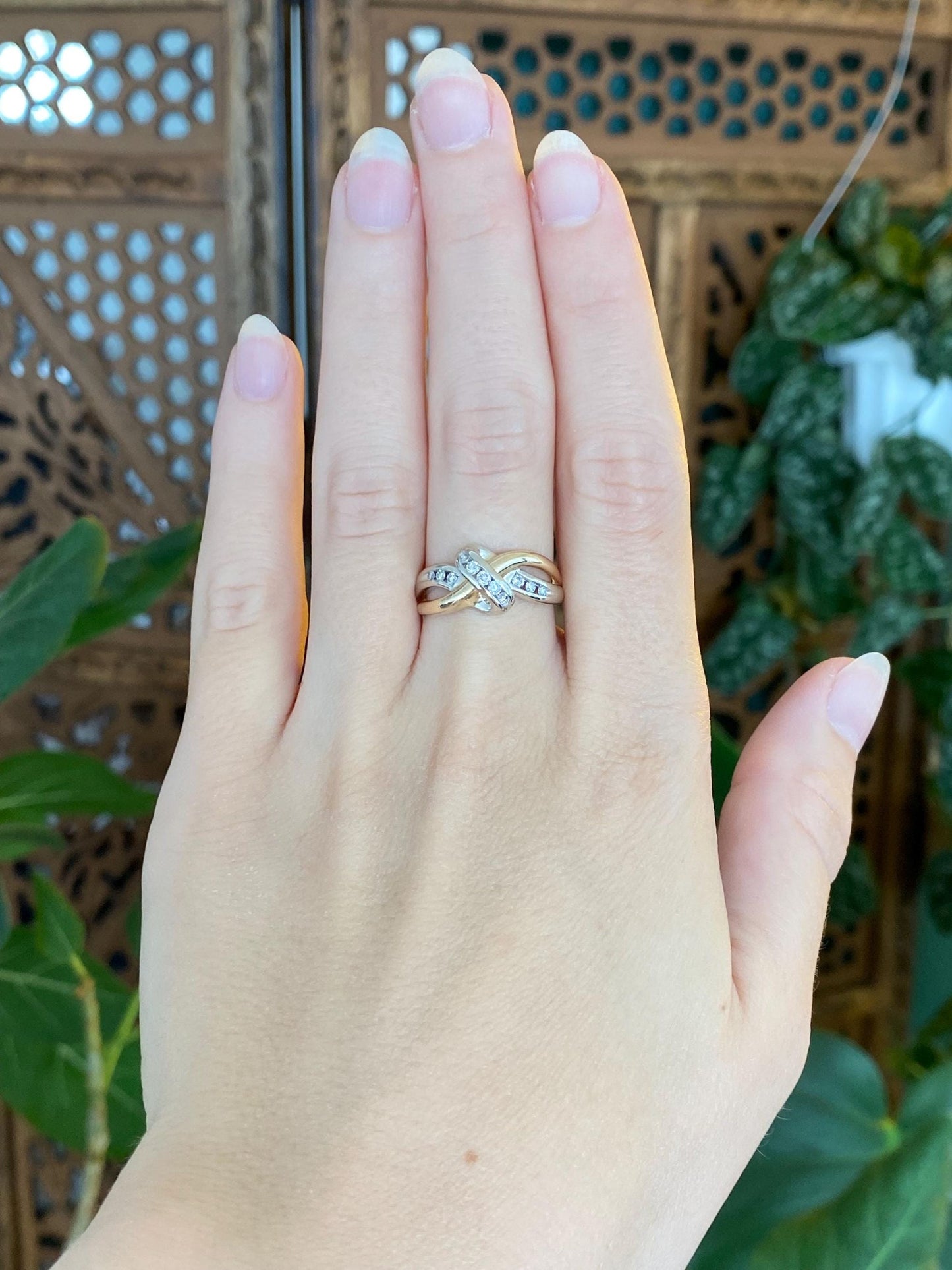 Vintage Solid 14k White & Yellow Gold Diamond Twist Ring Band - Size 7
