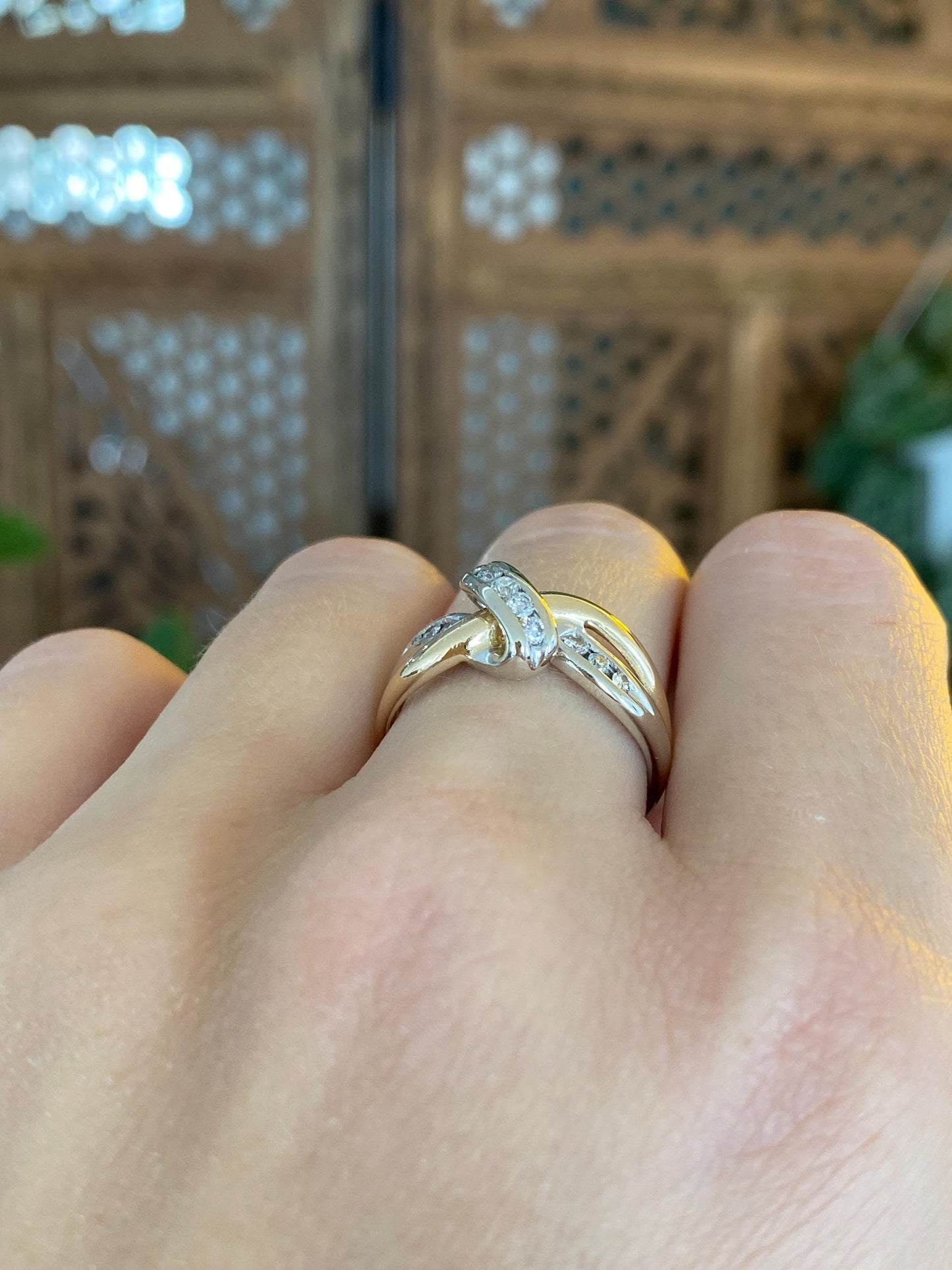 Vintage Solid 14k White & Yellow Gold Diamond Twist Ring Band - Size 7
