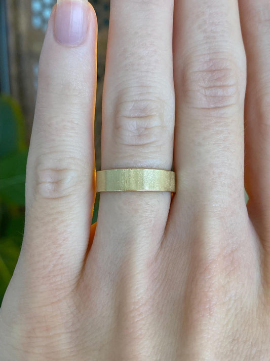 Vintage Solid 14k Yellow Gold Satin Ring Band - Size 5