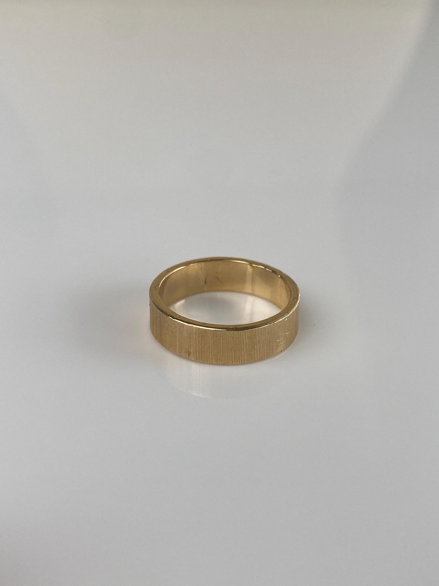 Vintage Solid 14k Yellow Gold Satin Ring Band - Size 5