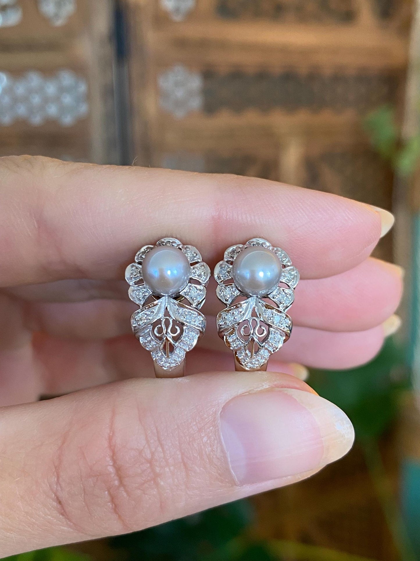 Vintage Solid 10k White Gold Diamond Grey Pearl Drop Earrings