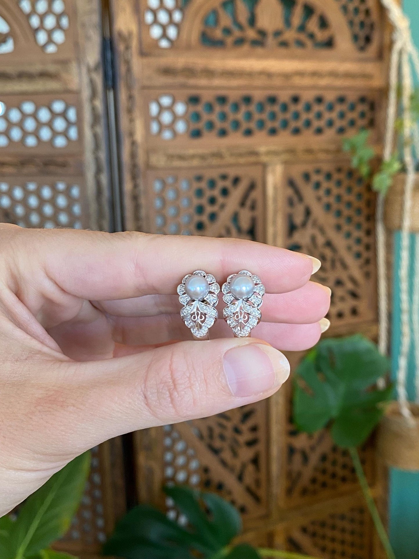 Vintage Solid 10k White Gold Diamond Grey Pearl Drop Earrings