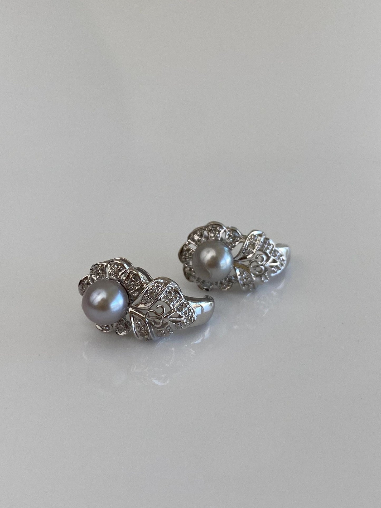Vintage Solid 10k White Gold Diamond Grey Pearl Drop Earrings