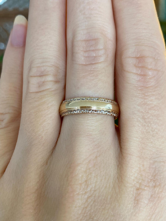 Vintage Solid 14k Yellow Gold Designed Ring Band - Size 7.75