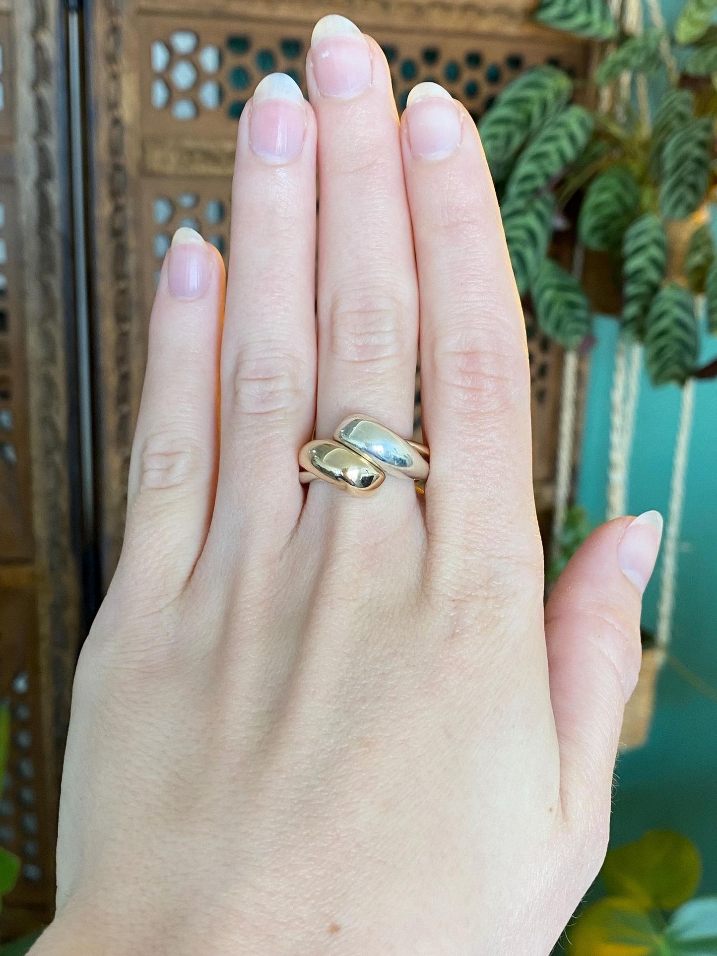 Vintage Solid 14k White & Yellow Gold Interlocking Twist Ring - Size 8.5