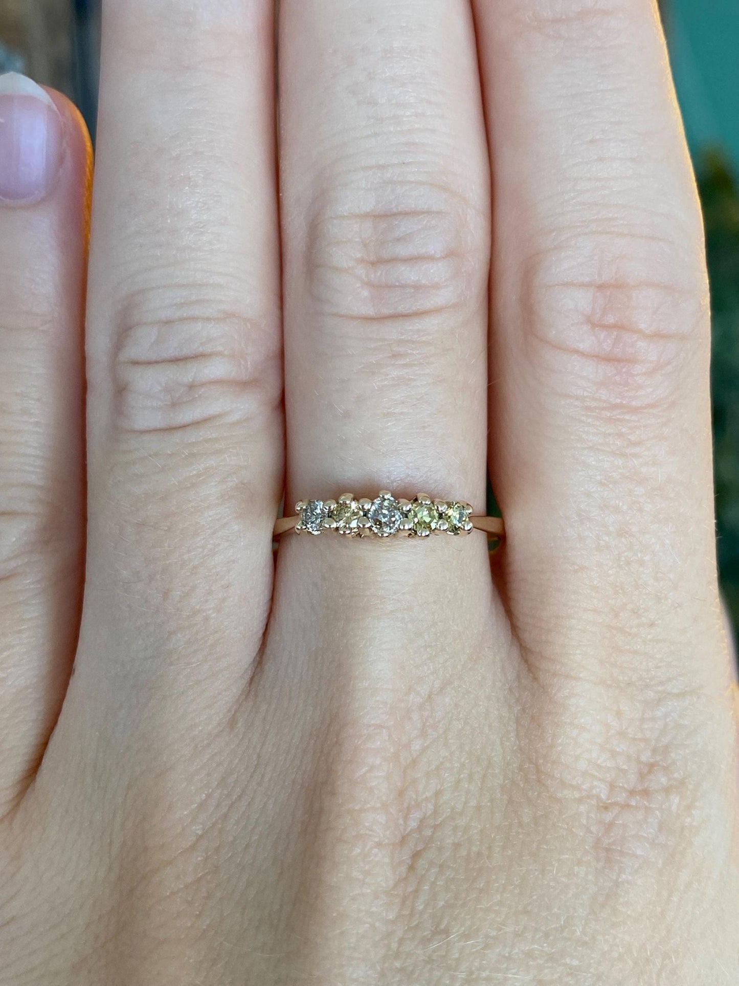 Vintage Solid 14k Yellow Gold Yellow & Champagne Diamond Row Ring - Size 9