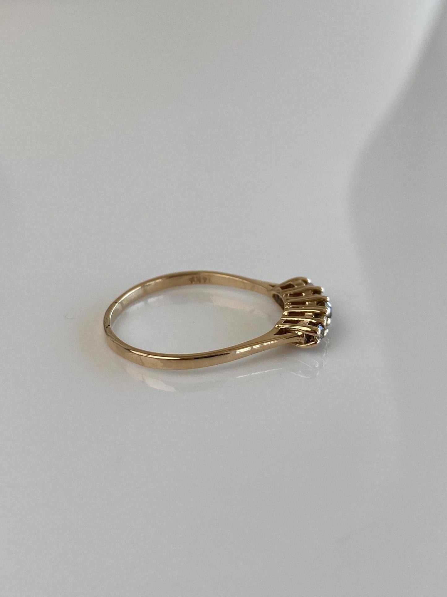 Vintage Solid 14k Yellow Gold Yellow & Champagne Diamond Row Ring - Size 9
