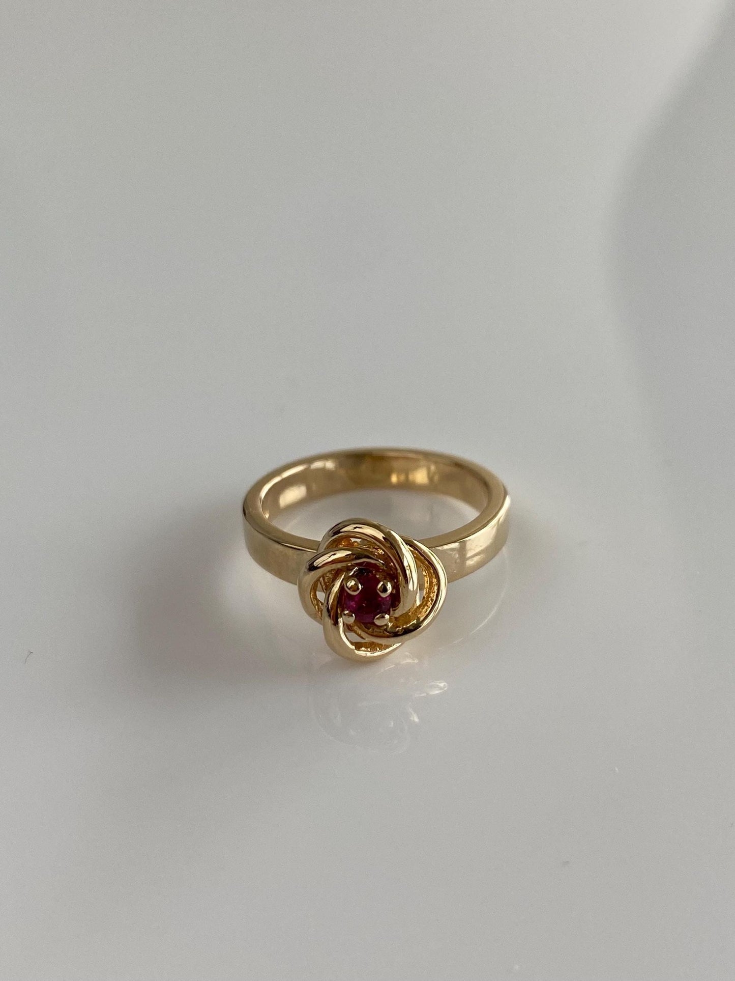 Vintage Solid 14k Yellow Gold Pink Sapphire Knot Ring - Size 3.75