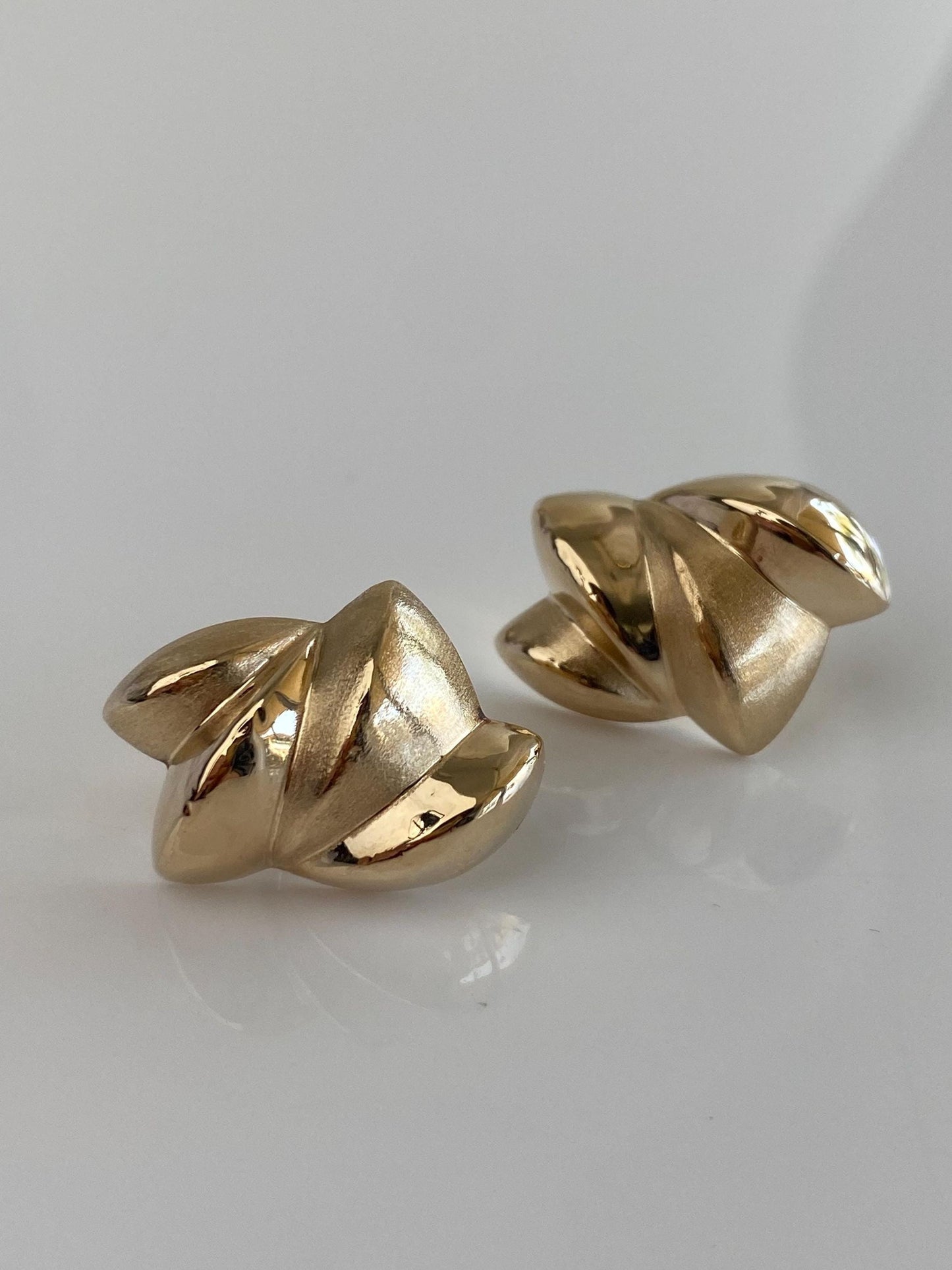 Vintage 14k Yellow Gold Satin Shiny Design Domed Drop Earrings