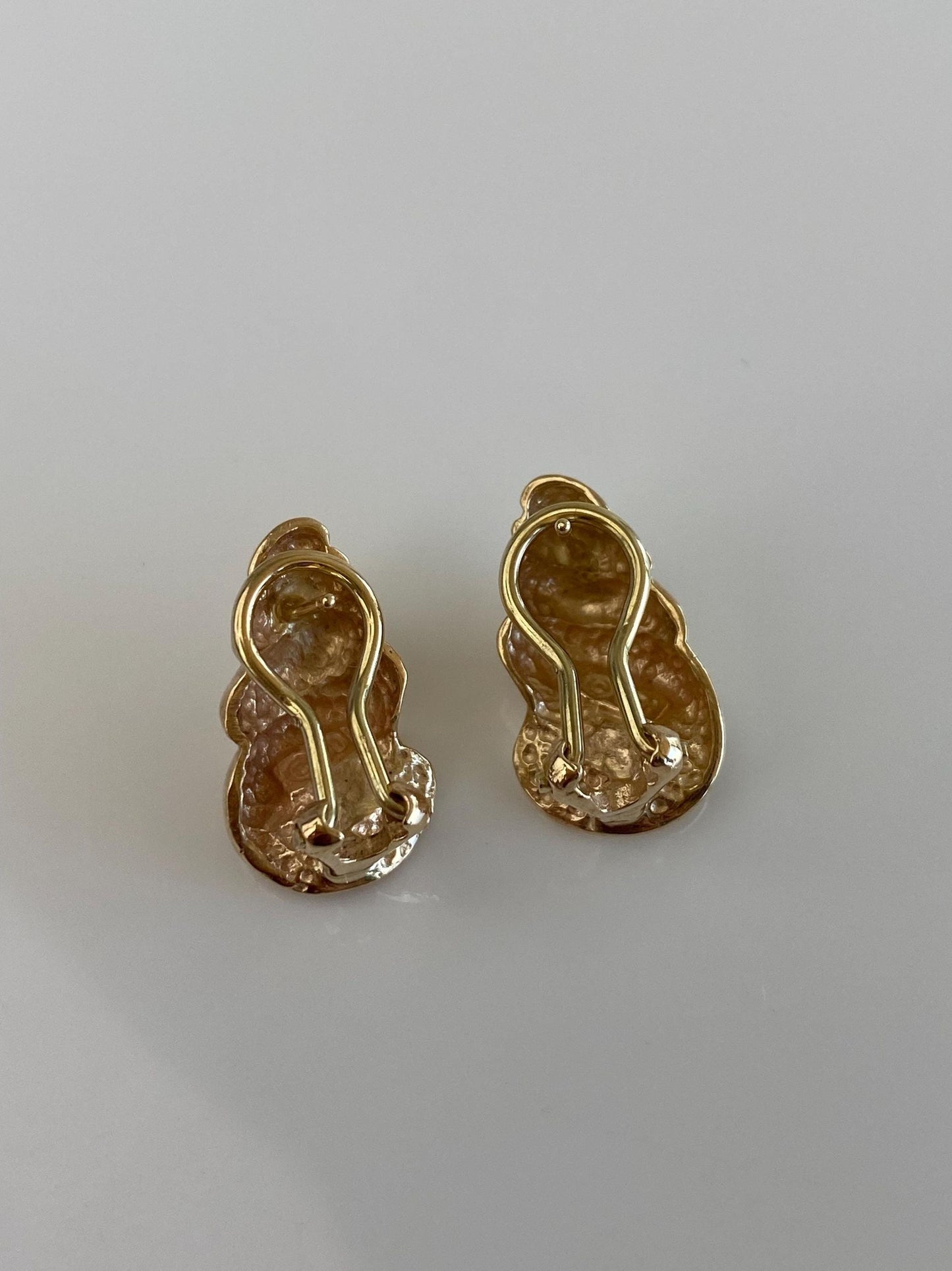Vintage Solid 14k Yellow Gold Shell Drop Earrings