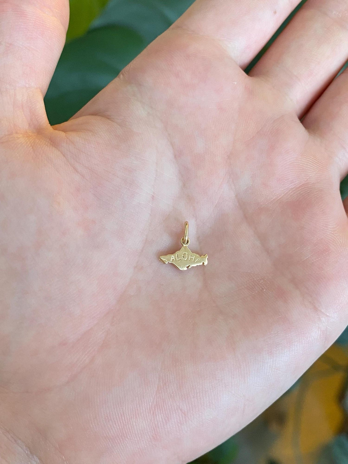 Vintage Solid 14k Yellow Gold Aloha Charm