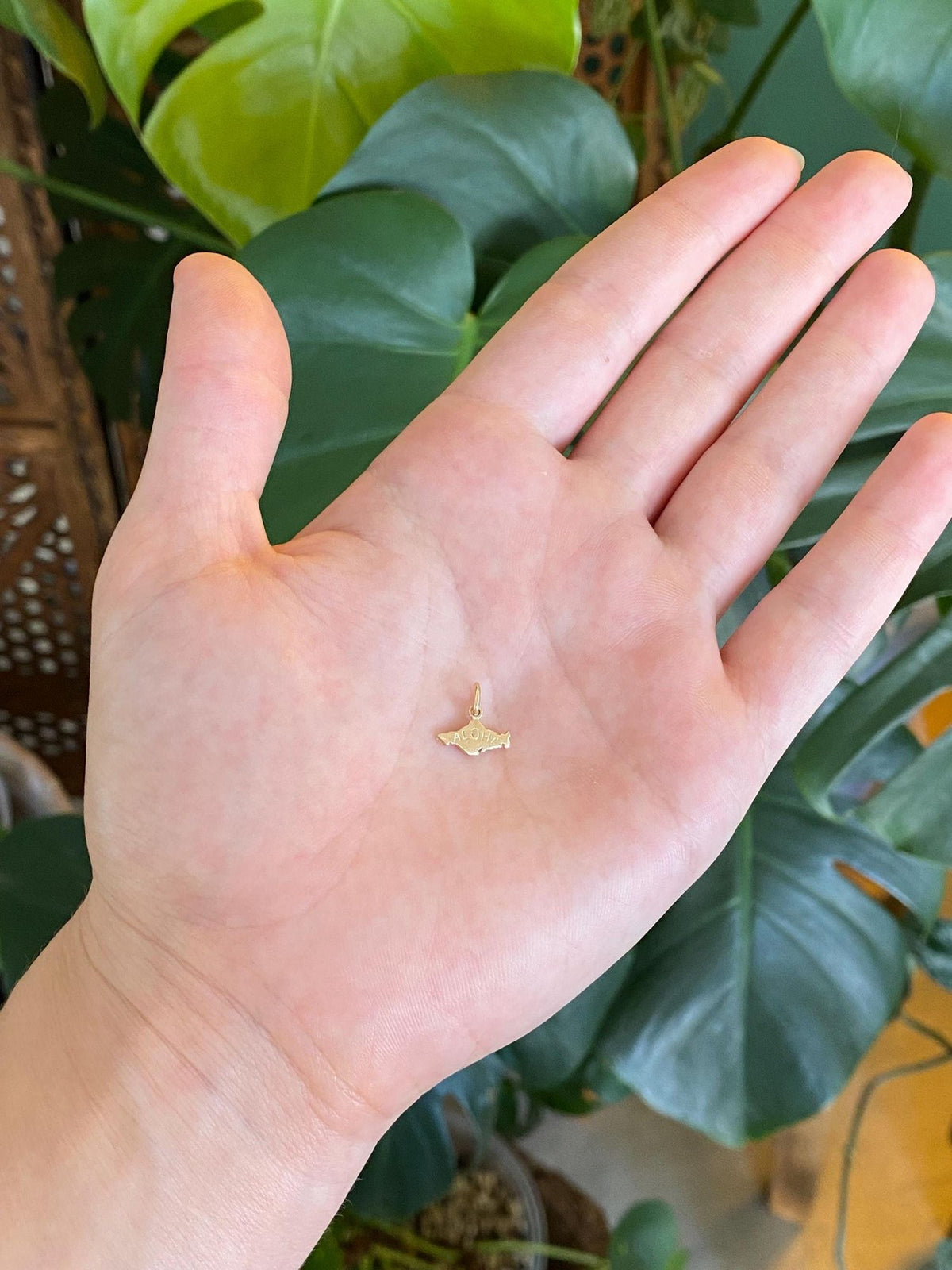 Vintage Solid 14k Yellow Gold Aloha Charm
