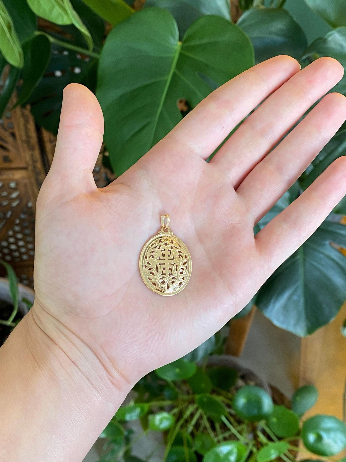 Vintage Solid 14k Yellow Gold Open Work Chinese Character Charm