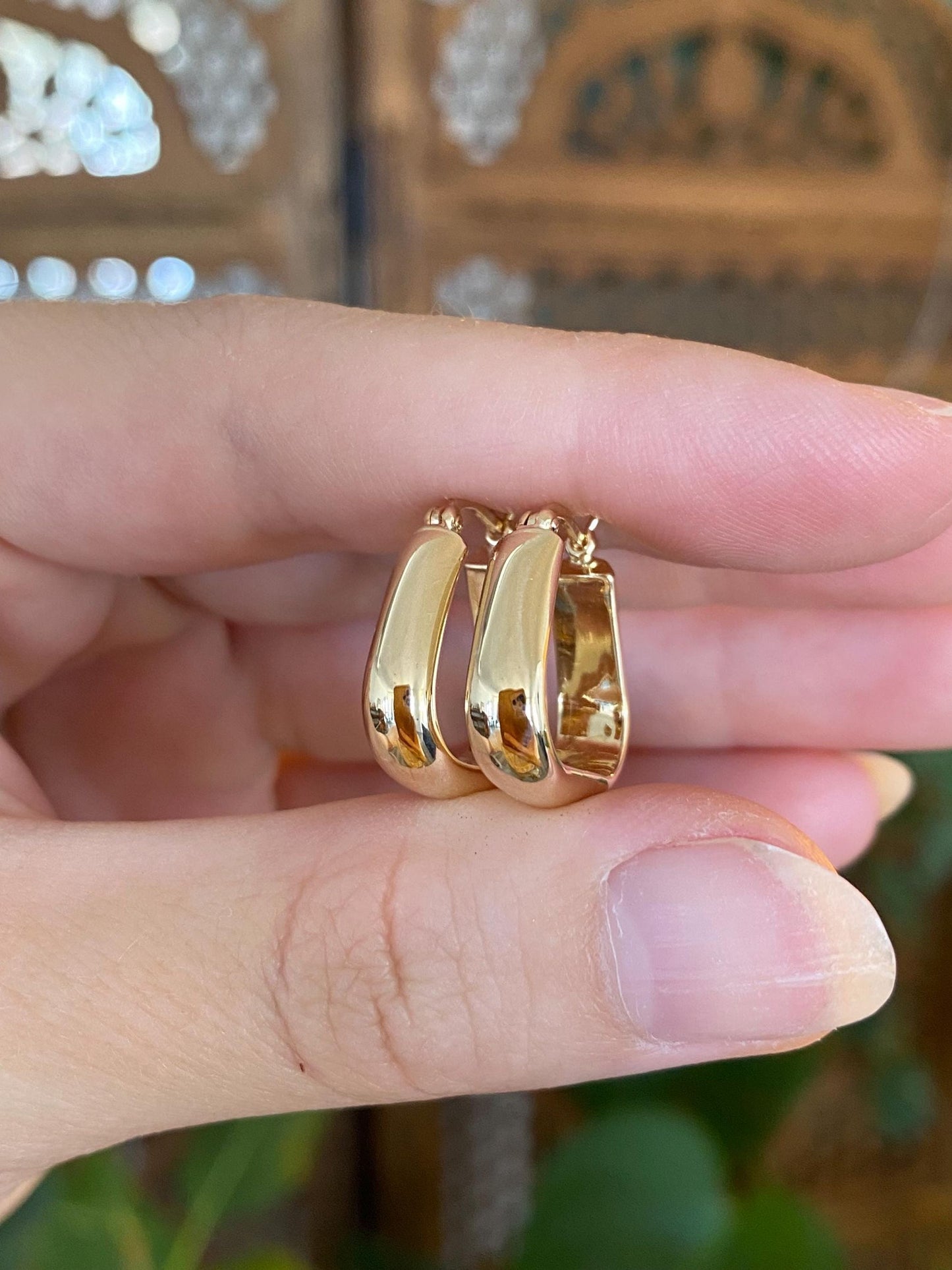 Vintage 14k Yellow Gold Shape Hoop Earrings
