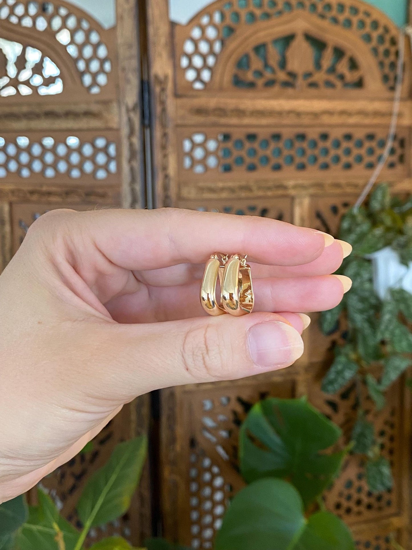 Vintage 14k Yellow Gold Shape Hoop Earrings