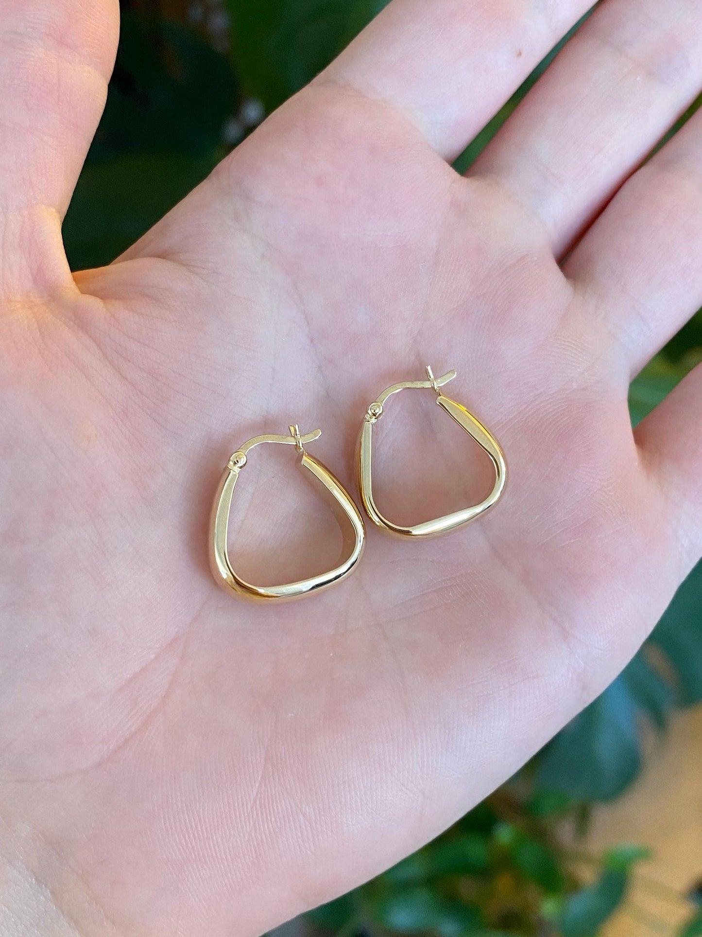 Vintage 14k Yellow Gold Shape Hoop Earrings