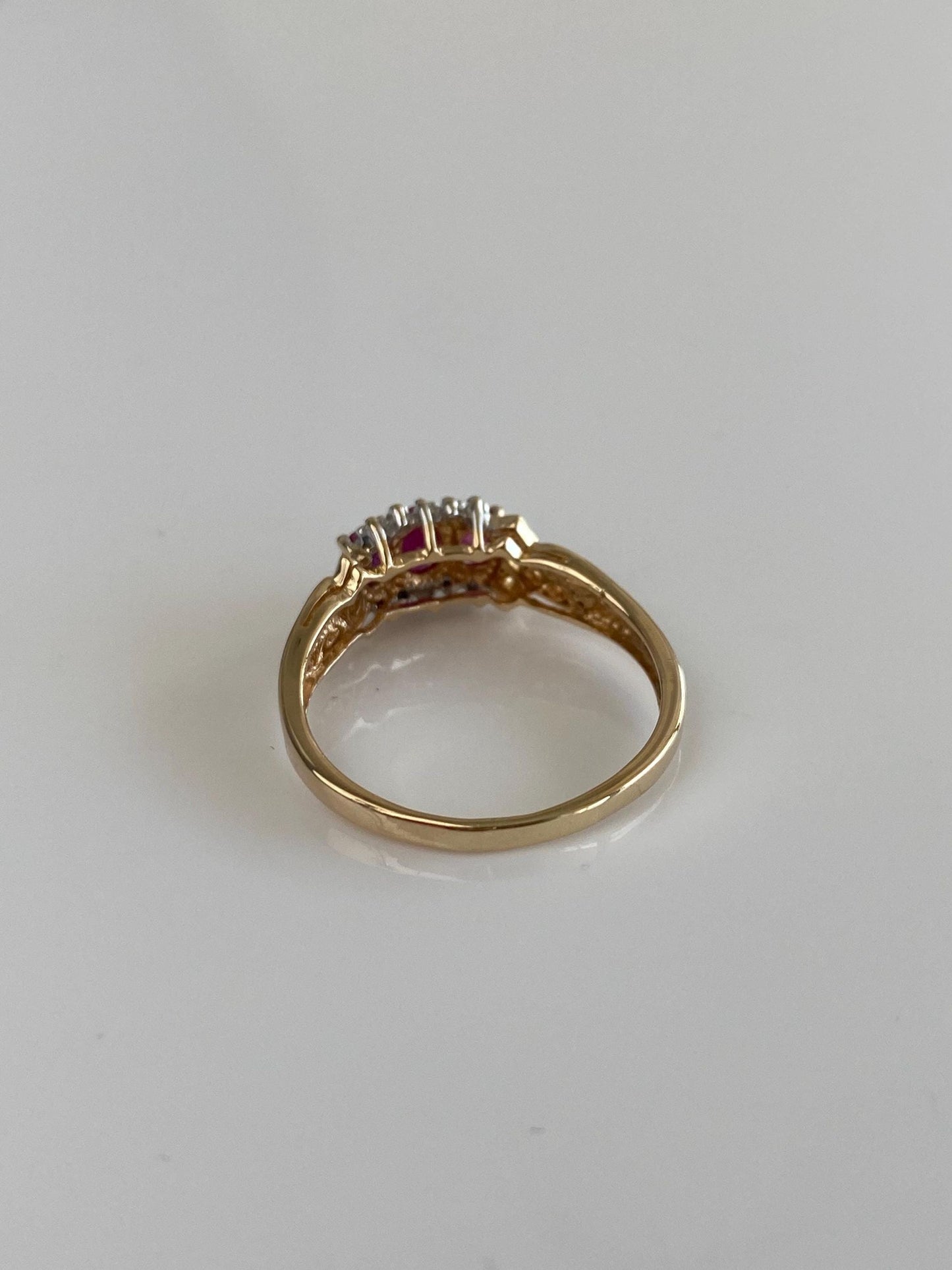Vintage Solid 14k Yellow Gold Ruby Diamond Ring - Size 9.25
