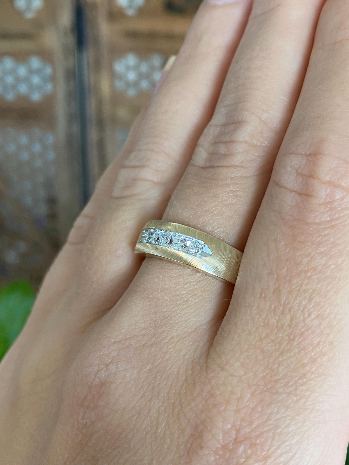 Vintage Solid 14k White & Yellow Gold Diamond Ring Band - Size 7