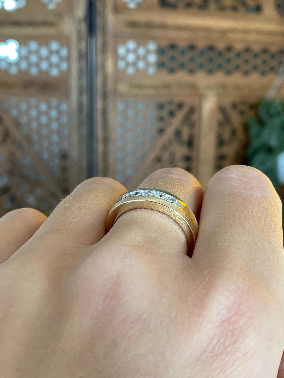 Vintage Solid 14k White & Yellow Gold Diamond Ring Band - Size 7