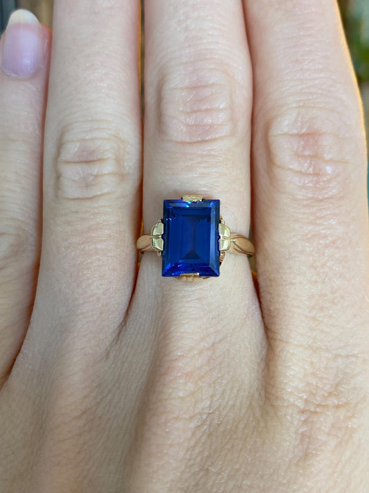 Vintage Solid 9k Yellow Gold Blue Sapphire Ring - Size 5.75