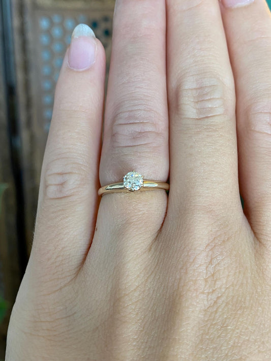 Vintage Solid 14k Yellow Gold Solitaire Diamond Ring - Size 4.75