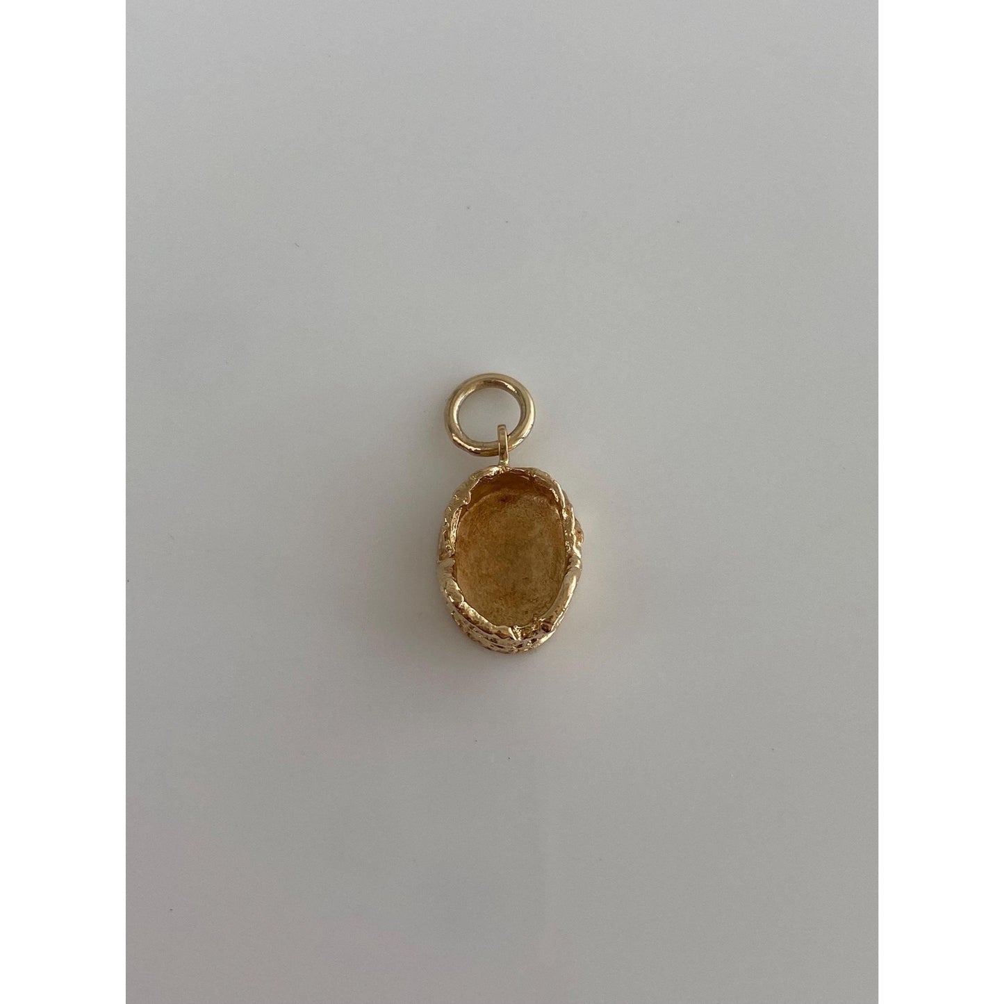 Vintage Solid 18k Yellow Gold Colloseum Charm