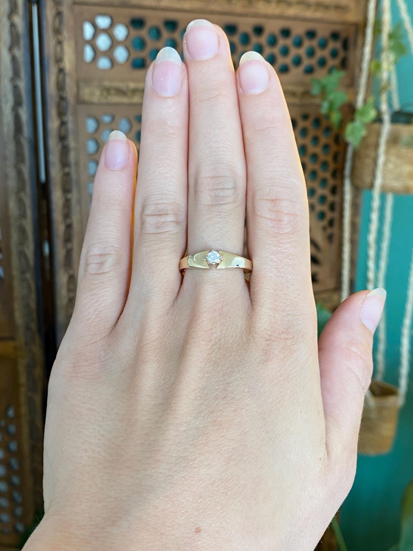 Vintage Solid 14k Yellow Gold Diamond Ring - Size 8.75