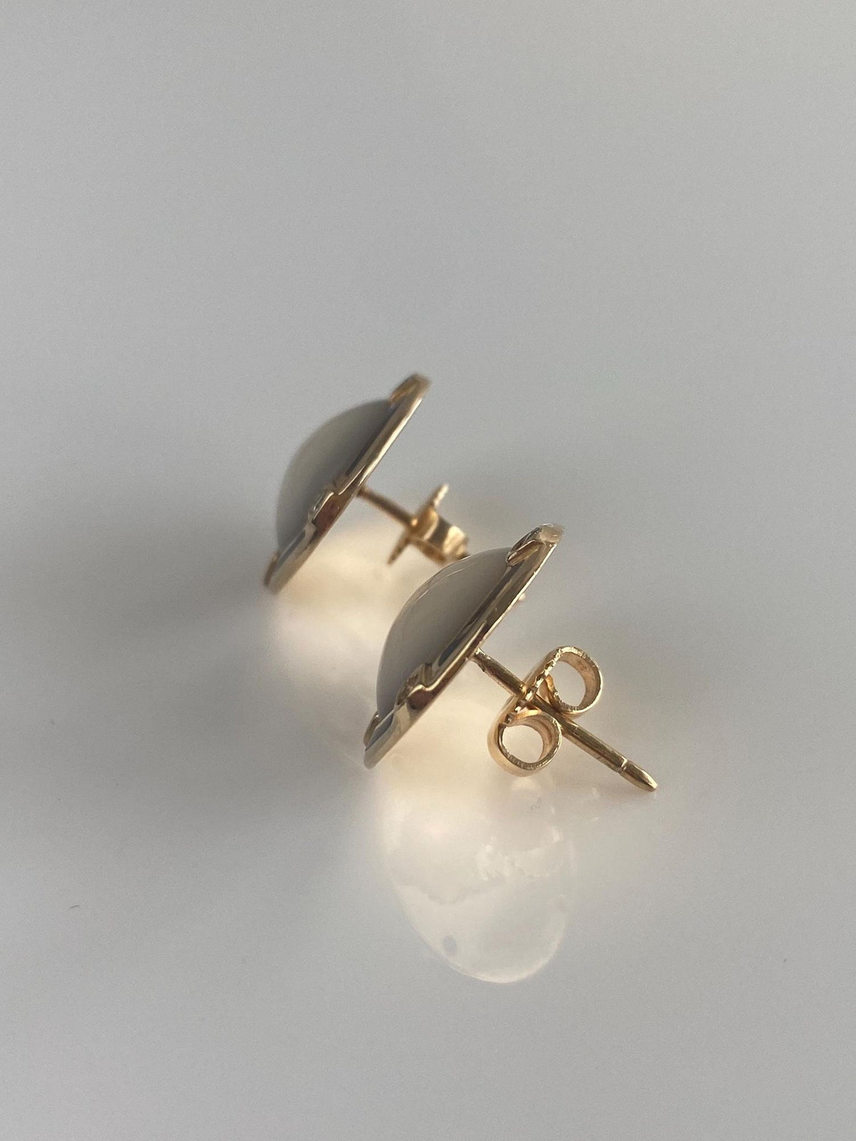 Vintage Solid 14k Yellow Gold Black Enamel Diamonds Mother of Pearl Stud Earrings