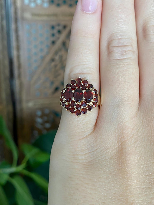 Vintage Solid 10k Yellow Gold Garnet Cluster Ring - Size 4.75