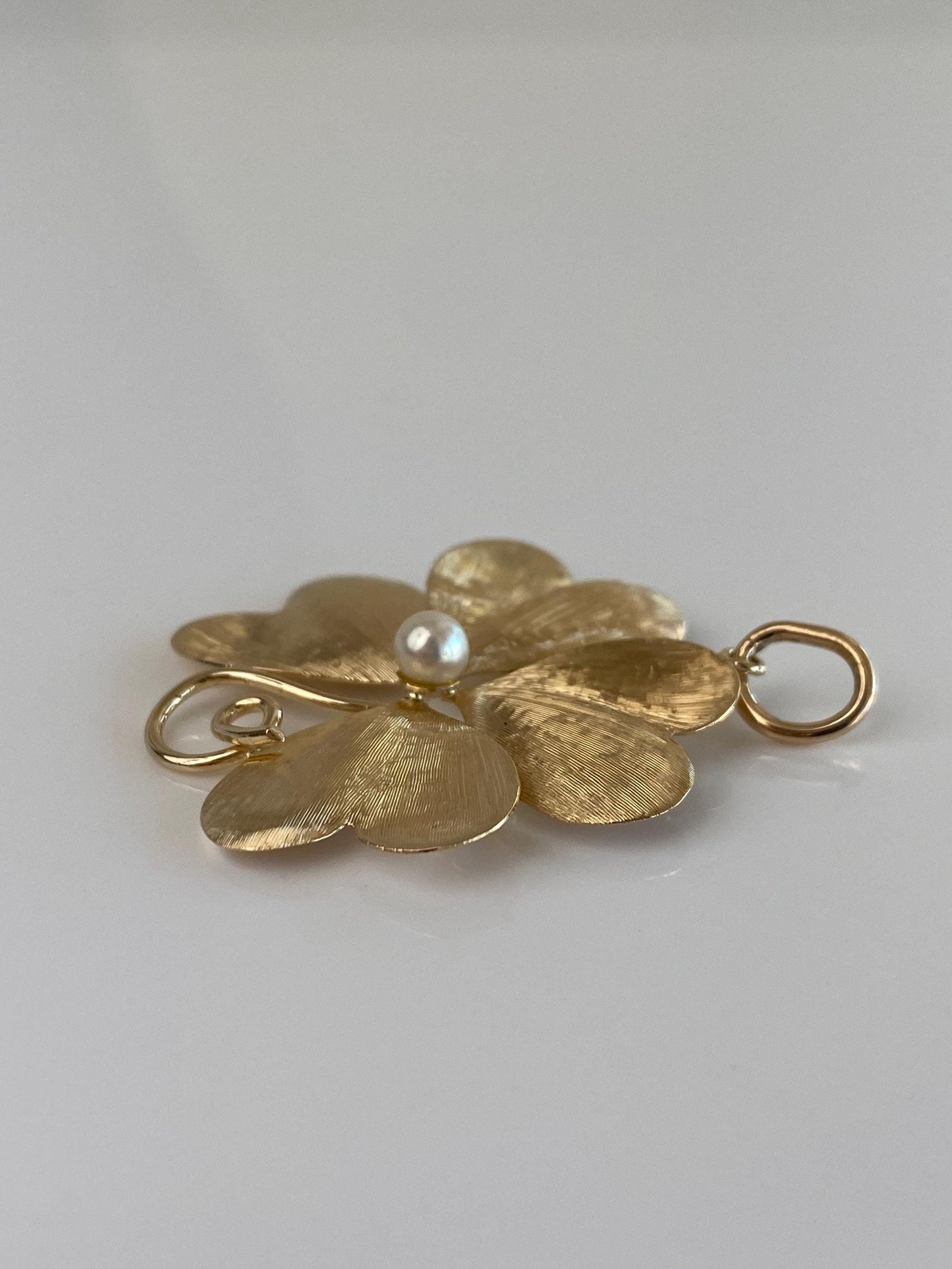 Vintage Solid 14k Yellow Gold Pearl 4 Leaf Clover Charm