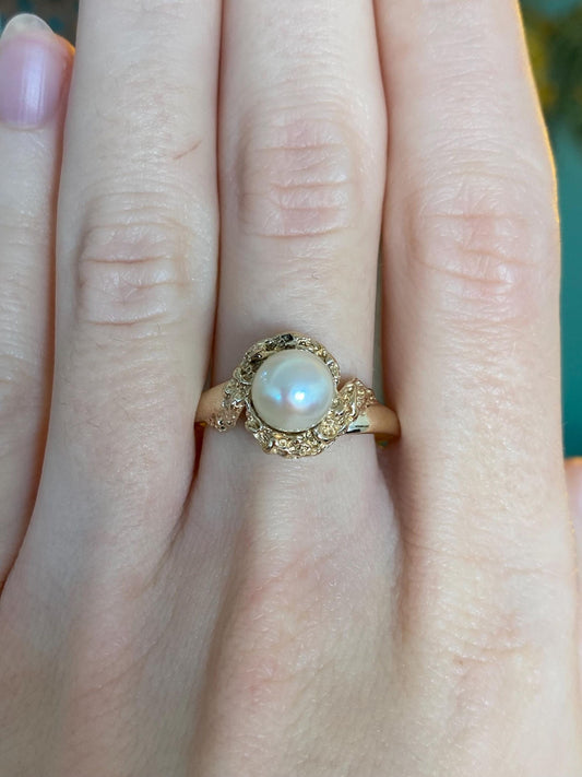 Vintage Solid 14k Yellow Gold Pearl Ring - Size 9