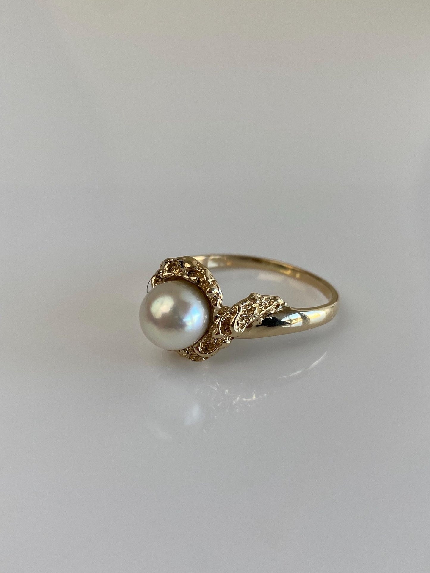 Vintage Solid 14k Yellow Gold Pearl Ring - Size 9