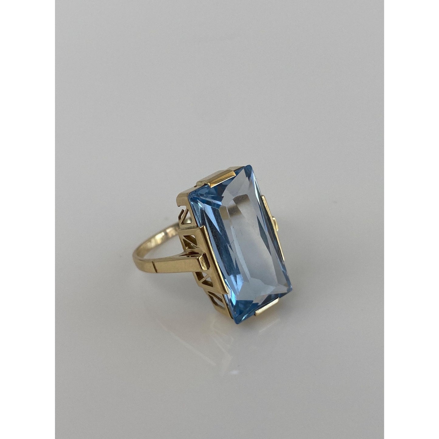 Vintage Solid 14k Yellow Gold Topaz Ring - Size 7.5