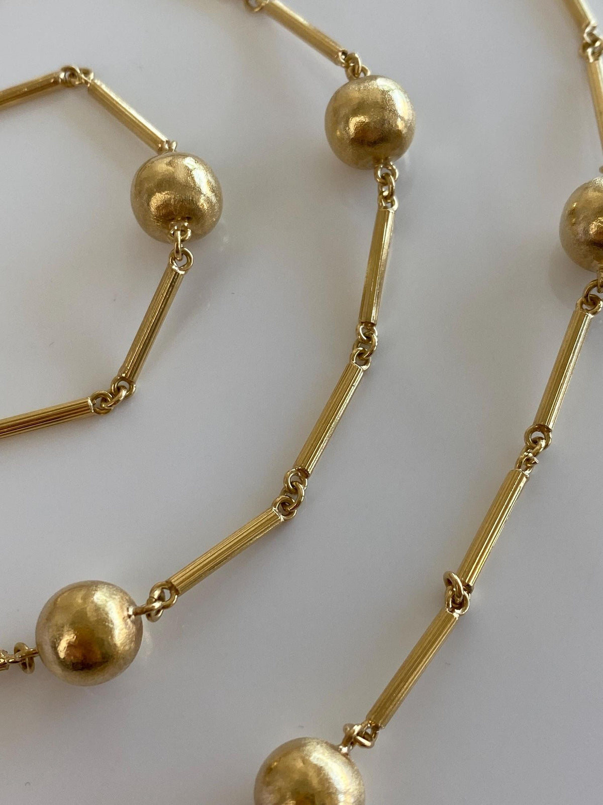 Vintage 18k Yellow Gold Satin Ball Lined Bar Link Necklace - 31.25 inches
