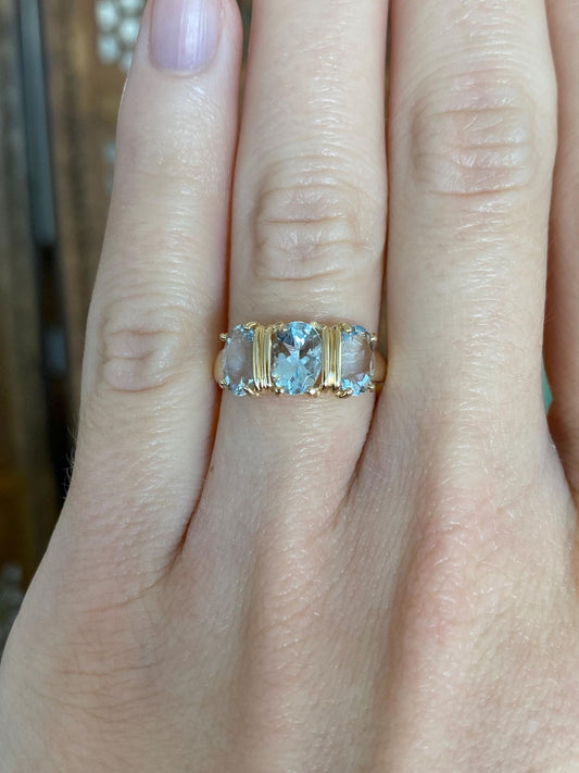 Vintage Solid 14k Yellow Gold Aquamarine Row Ring - Size 5.5