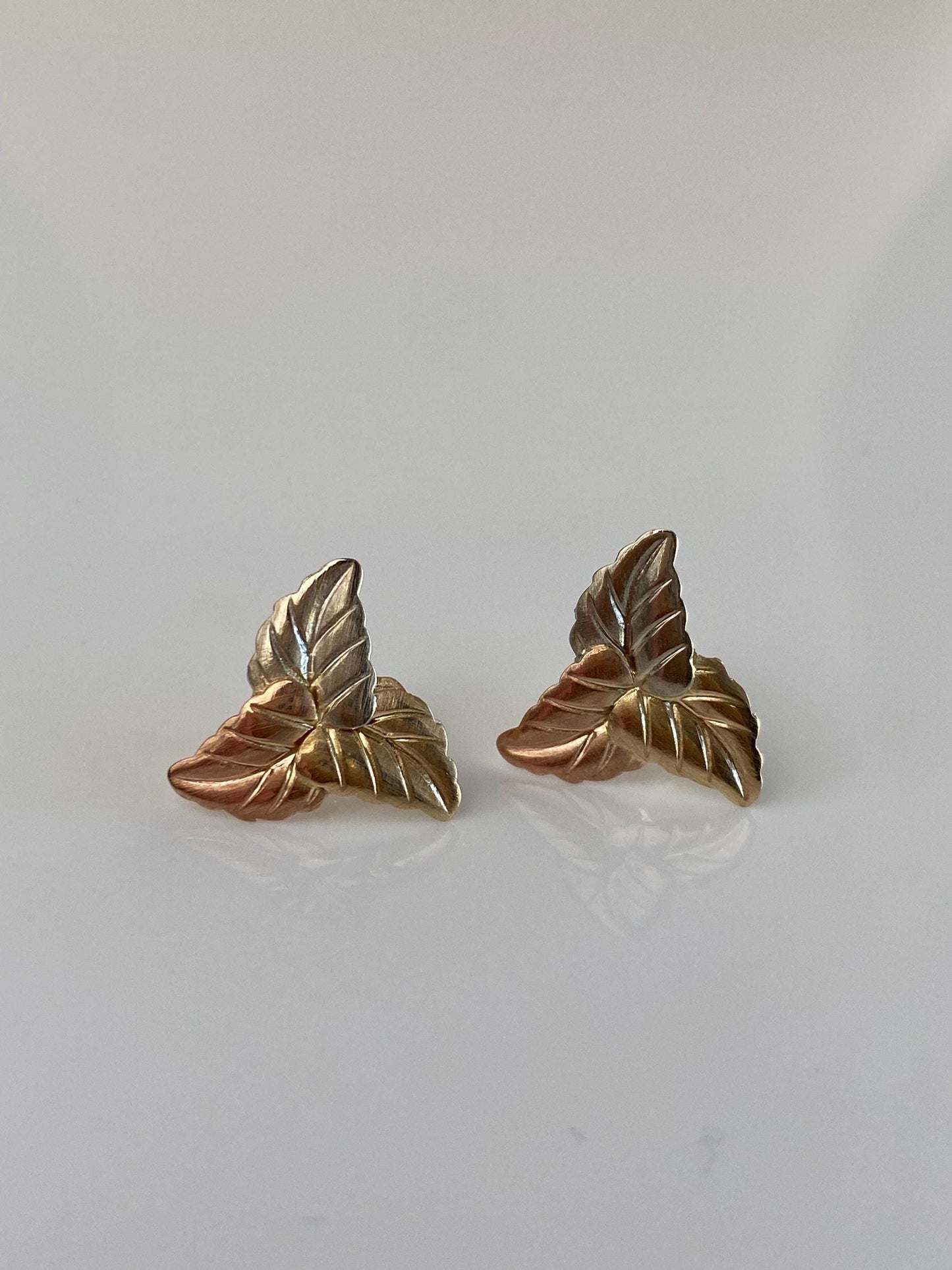 Vintage Solid 14k Tri Tone Gold Leaf Stud Earrings