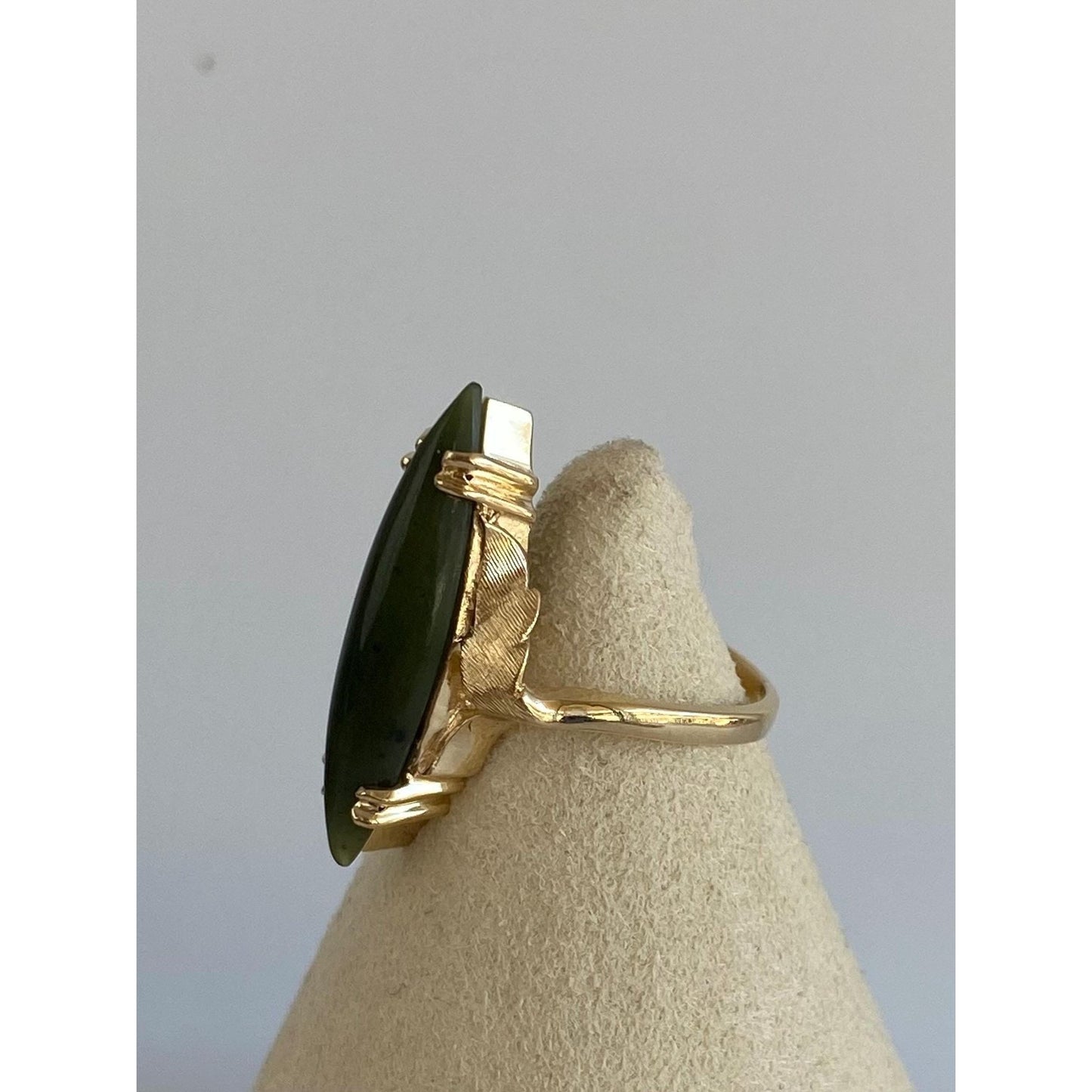 Vintage Solid 14k Yellow Gold Nephrite Marquis Ring - Size 7