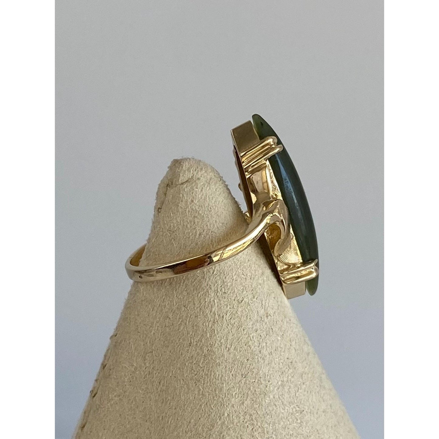 Vintage Solid 14k Yellow Gold Nephrite Marquis Ring - Size 7