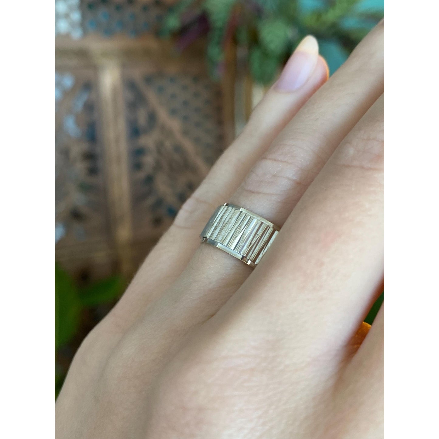 Vintage Solid 14k White Gold Diamond Cut Ring Band - Size 5.25