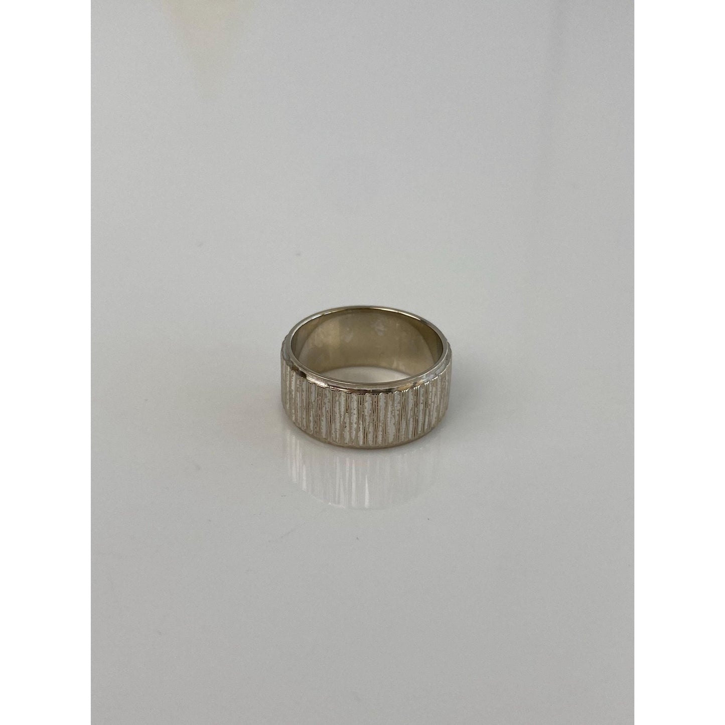 Vintage Solid 14k White Gold Diamond Cut Ring Band - Size 5.25