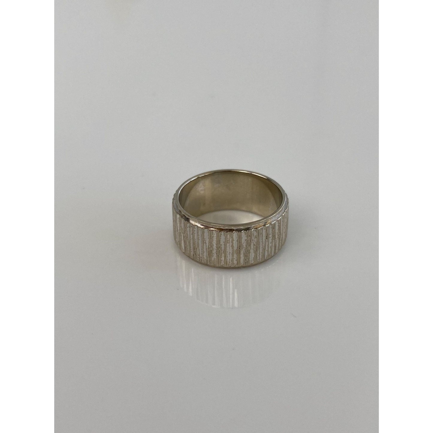 Vintage Solid 14k White Gold Diamond Cut Ring Band - Size 5.25