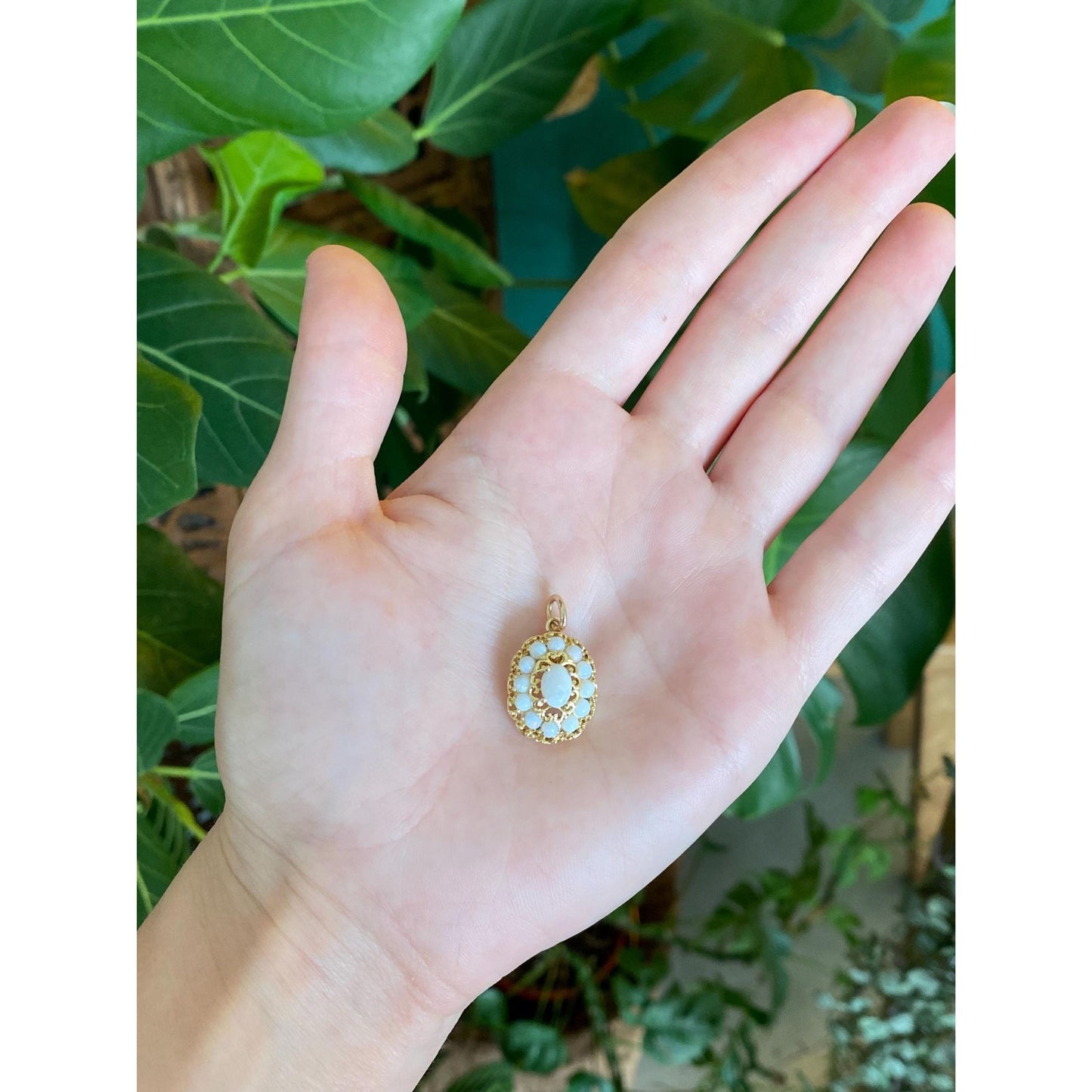 Vintage Solid 18k Yellow Gold Opal Cluster Charm